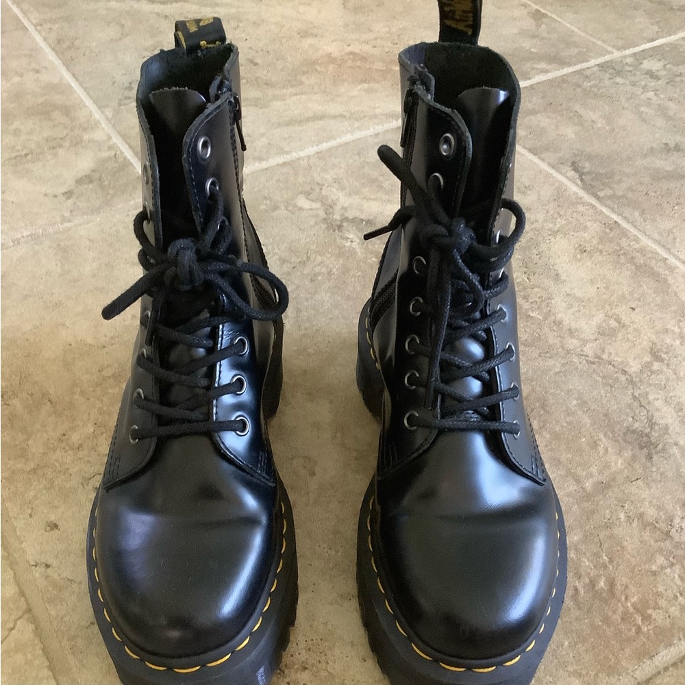 Doc Marten Jadon. Heel 2”, platform height 1 1/2”. Like new, perfect condition.